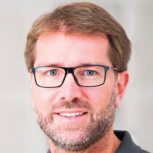 PET/TC (Tomografía por Emisión de Positrones/Tomografía Computada), Resonancia Magnética de Cuerpo Entero, cada una tiene méritos para Metástasis de Mama. Dr. Gerwin Schmidt