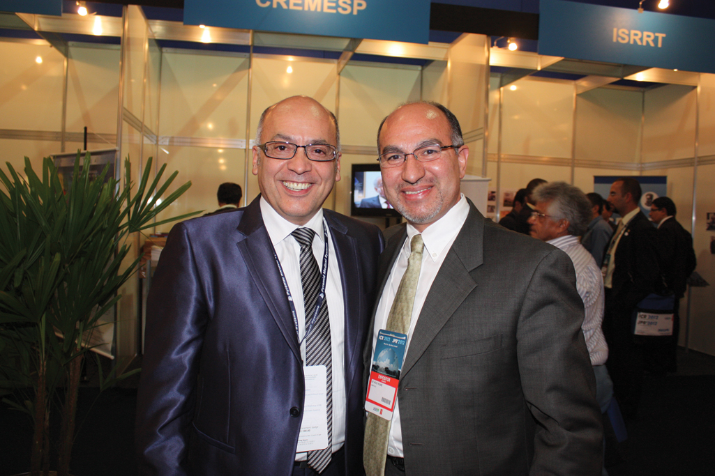 Dr. Oswaldo Ramos y Edwin Cruz de GE Healthcare