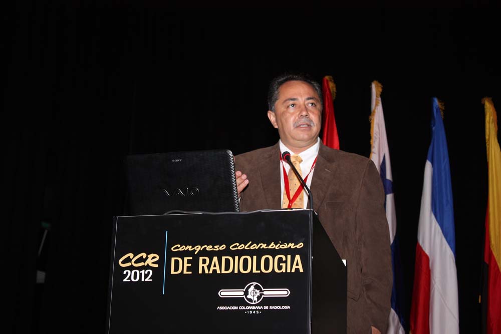Médicos brasileros en el stand de la Sociedad Paulista de Radiología