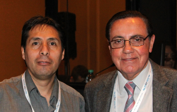 Dr. Wilfredo Vargas Caceres y Dr. Luis Enrique Mena en el acto de clausura del congreso