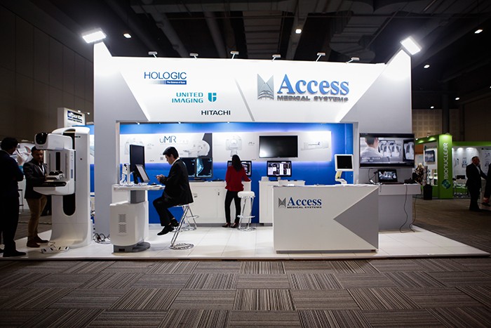 Stand de Access Medical Systems
