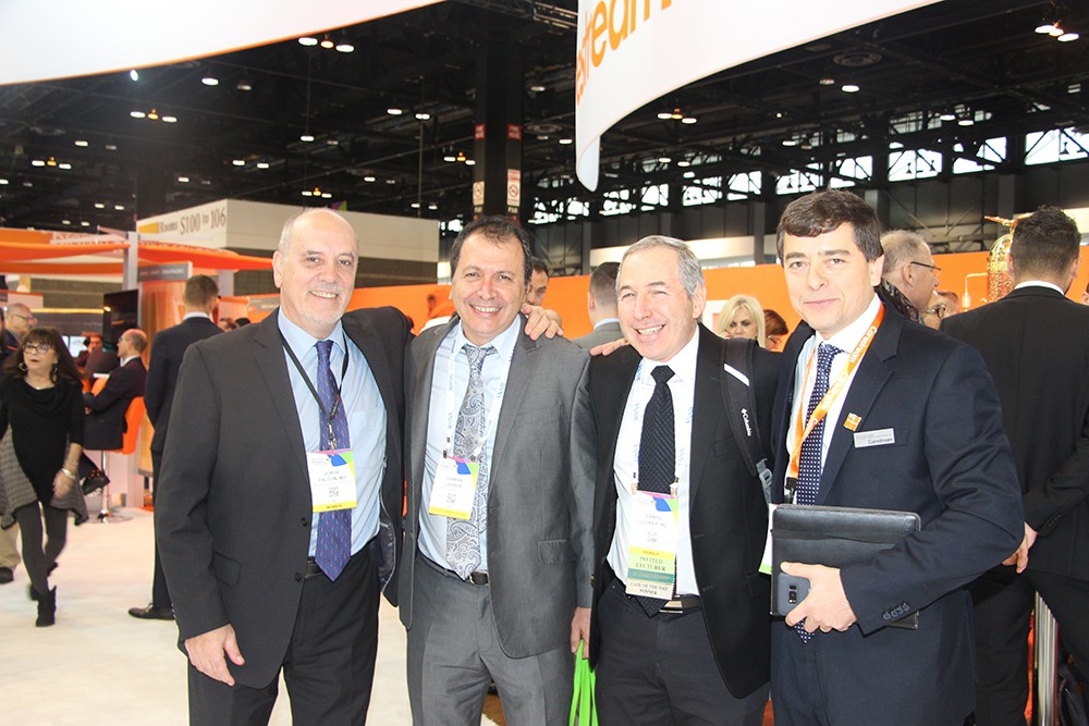 Dr. Jorge Falcon de SMG, Damian y Dr. Daniel Lehrer de CERIM y Ariel Lischinsky de Carestream