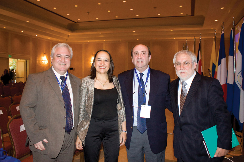 Prof. Dr. Sergio Lucino, Dra. Gloria Soto, Dr. Sergio Moguillansky y Dr. Miguel Angel Pinochet