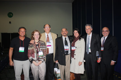 Dra. Laura Oleaga de SERAM, Dr. Enrique Mainero, Dr. Gerardo Perdigón Castañeda, Dra. venezolana y Dr. Luis Donoso Bach de SERAM, España