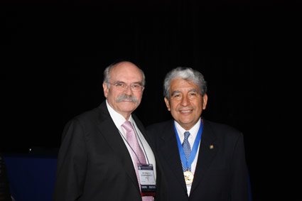 Dr. Miguel Stoopen R. y Dr. Francisco Arredondo
