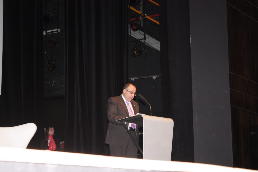 Dr. Leandro Fernández (Presidente del Congreso WFUMB) dando la bienvenida en el acto de apertura