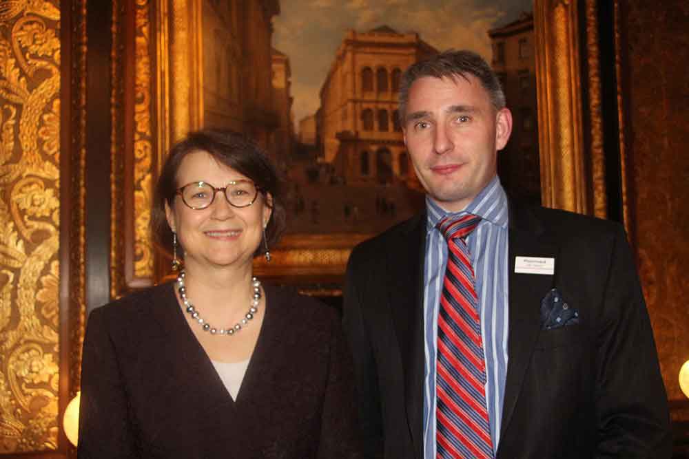 Ms. Pirkko Hämäläinen, Embajadora de Finlandia en Austria y Jan Moed de Planmed