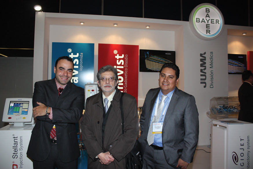José Abdala Lezama, Héctor Basile y colaborador de Bayer Healthcare México