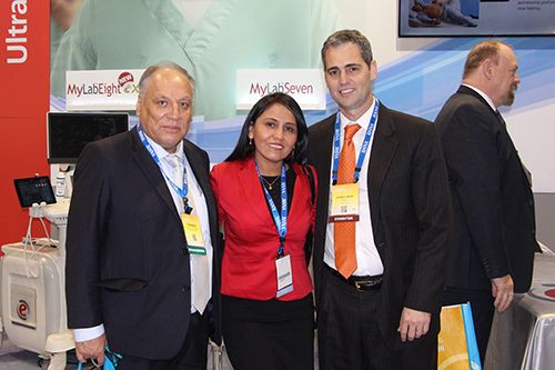 Federico Weiz de Esaote con clientes Latino Americanos