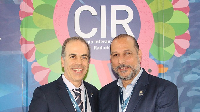 Dr. Henrique Carrete Jr. y Dr. Luis Campos de República Dominicana