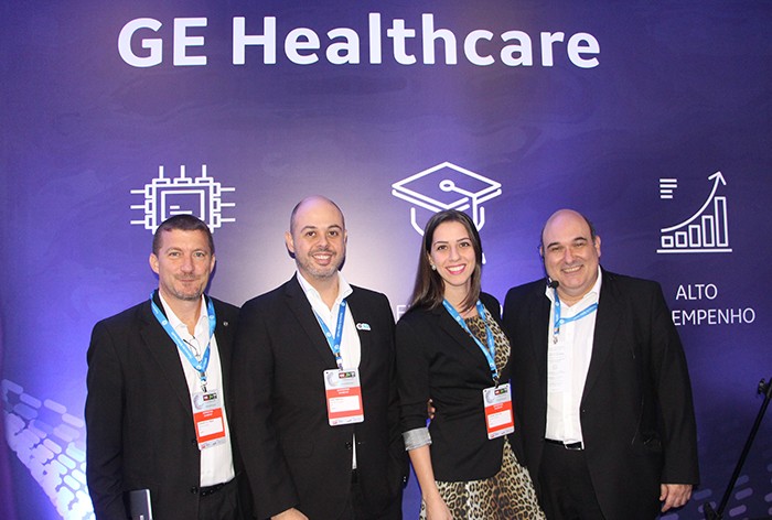 Leandro Colombini, Caio Sanchez y Luciana Ferrari Fracchia de GE Healthcare