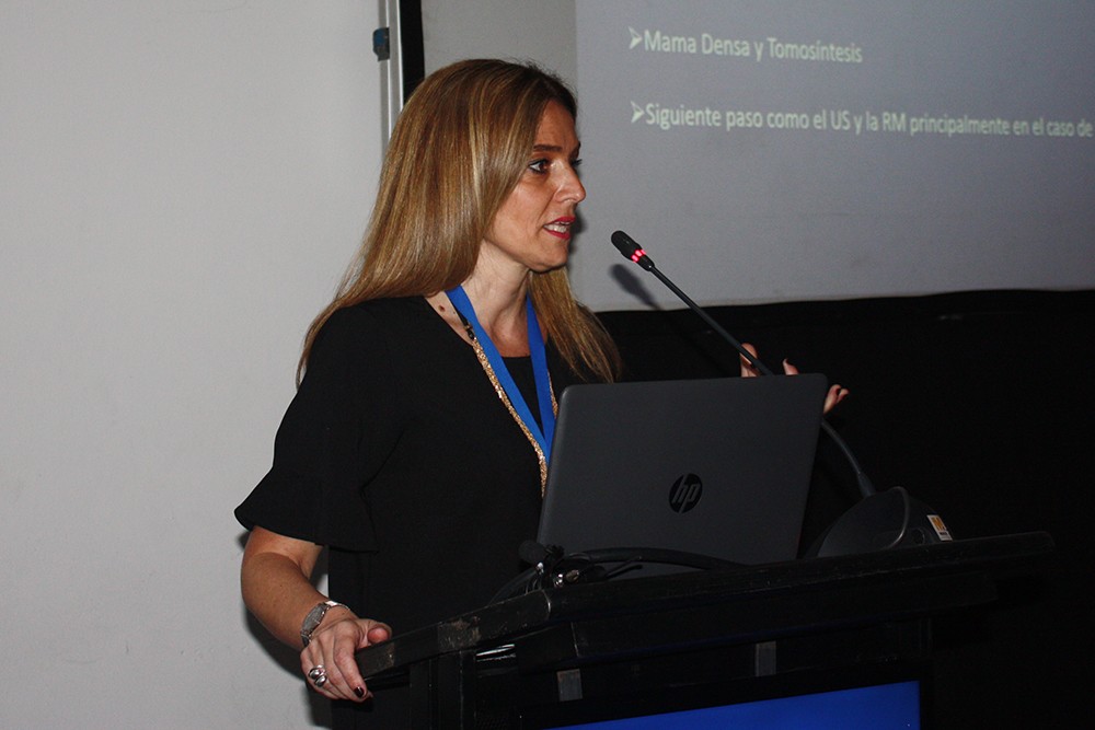 Dra. Flavia Sarquís en Simposio GE Healthcare
