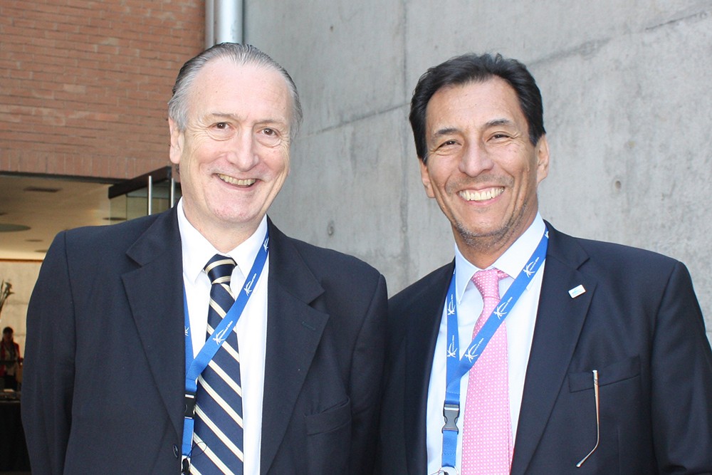 Dr. Renato Mendoça con Dr. Roberto Miranda León