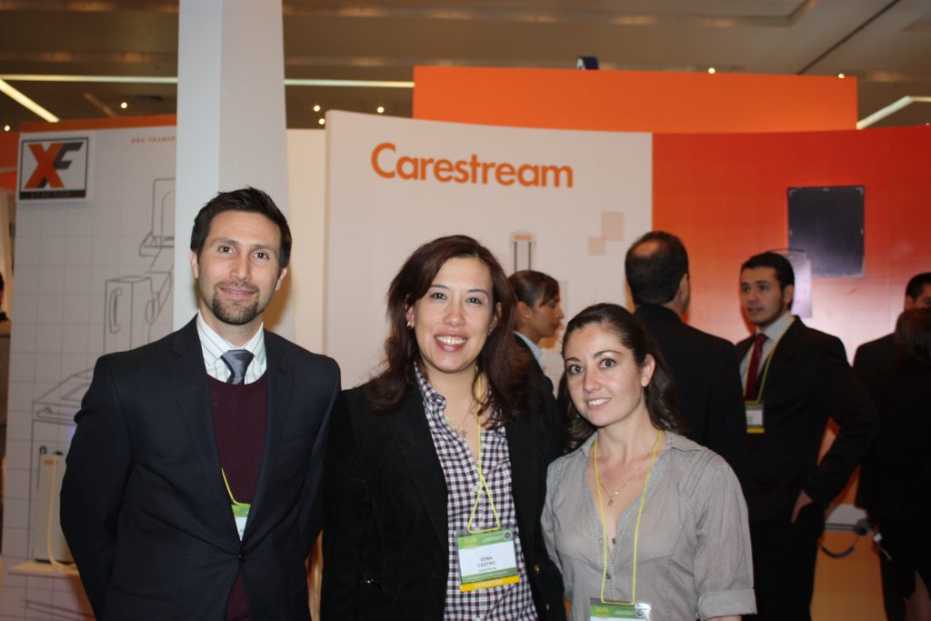 Julio Collignon, Edna Castro y Claudia Escamilla de Carestream