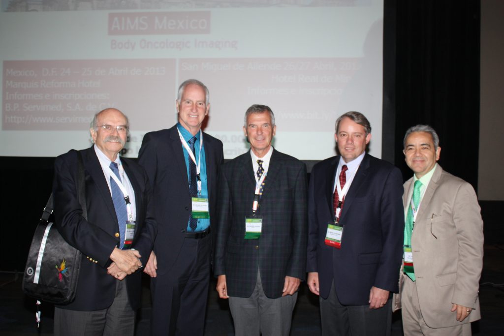 Dr. Miguel Stoopen, Dr. George Bisset, Dr. Philipe Devred, Mark Watson y miembro de la SMRI