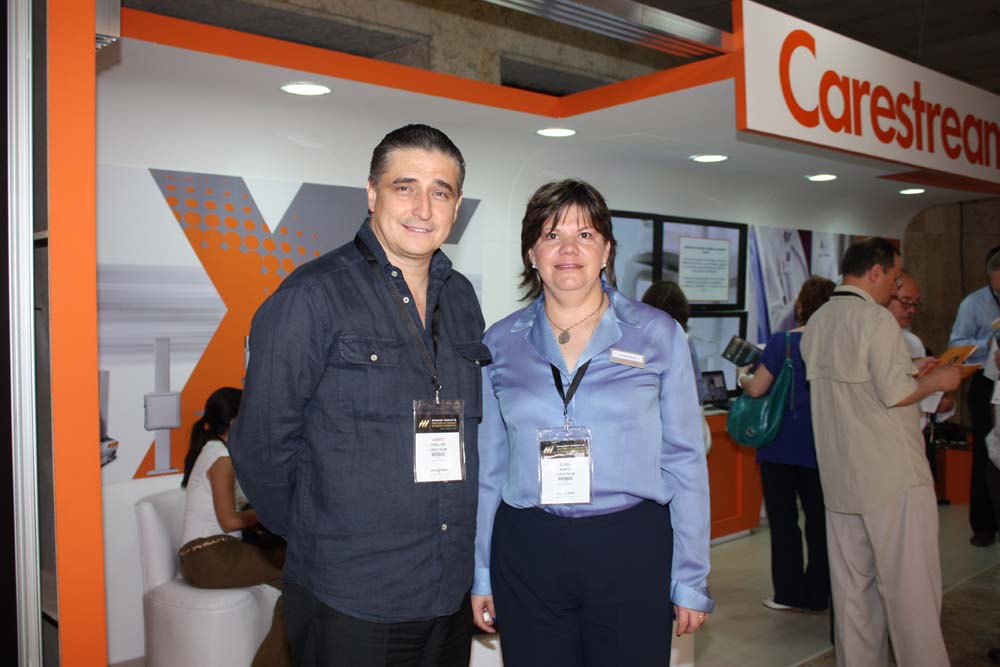 Alberto Caballero y Gloria Iriarte de Carestream