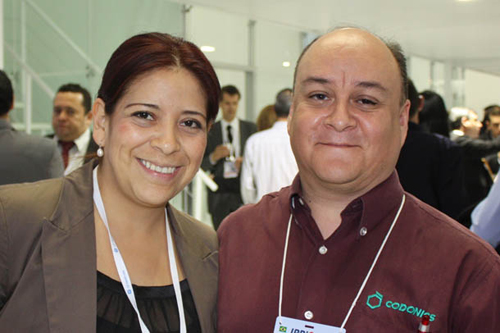 Ana García de GE Healthcare Mexico y René Legazpi de Codonics
