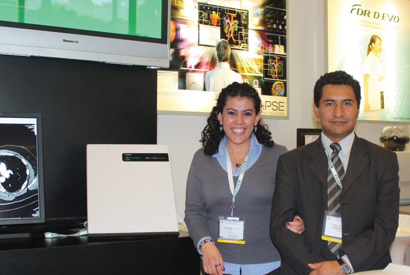 Diana Alvarez y Juan Carlos Hernandez, Ejecutivos de Ventas de Fujifilm de Mexico