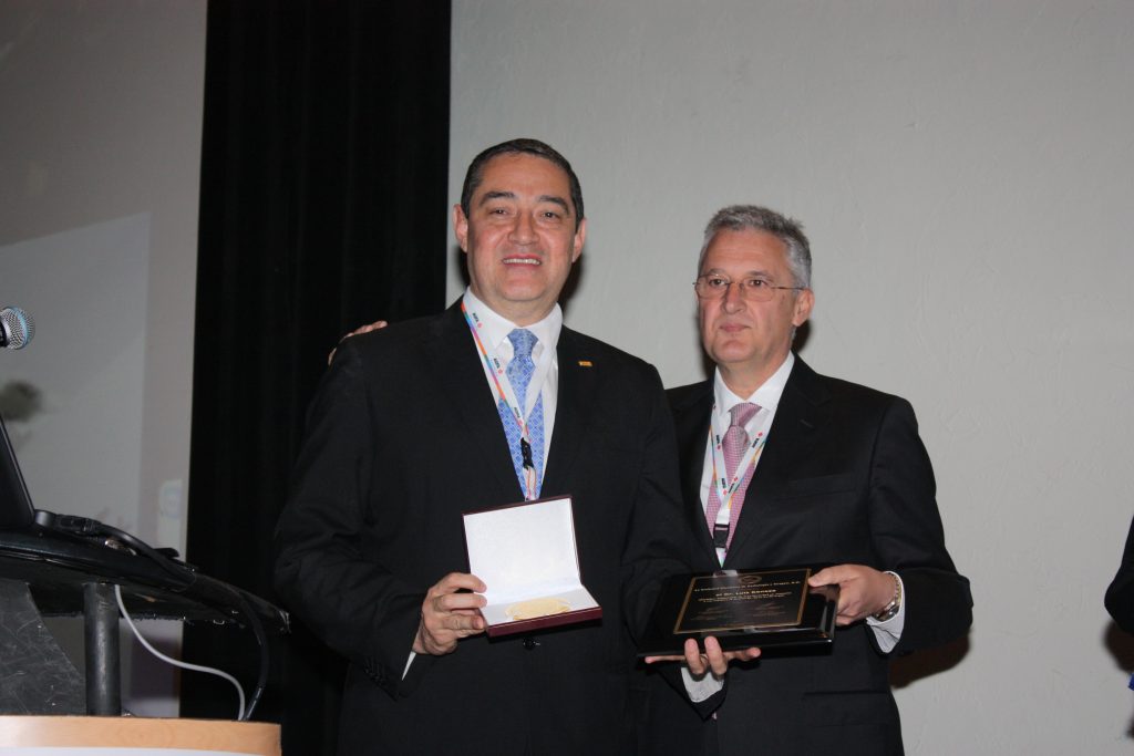 Dr. Carlos Rodriguez Treviño y Dr. Luis Donoso
