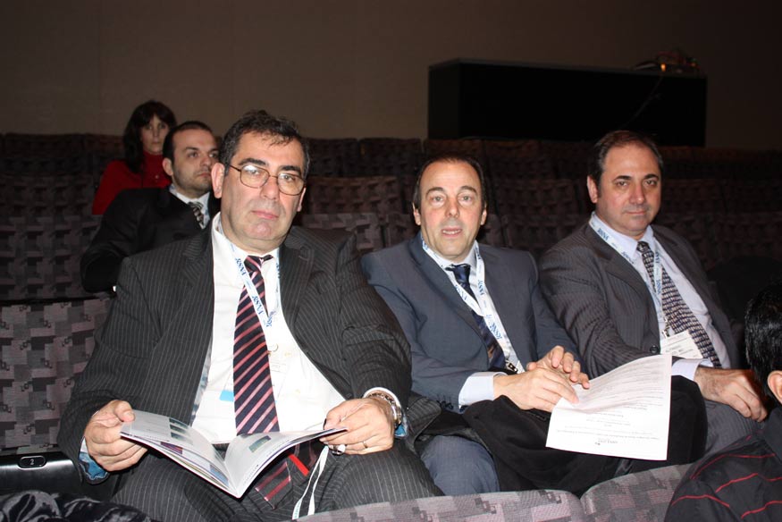 Dr. Carlos Tarzián, Dr. Alejandro Beresñak y Dr. Alfredo Buzzi de Argentina en la sesión en español de la RSNA.