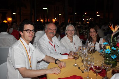 Dr. Felipe Uriza, Dr. Miguel Stoopen, Dra. Veronique Barois y colega