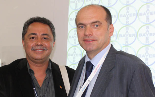 Dr. Jaime Madrid, Presidente de la Asociación Colombiana de Radiología y Thomas Schmitt de Schering - Bayer.