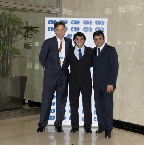 Dr. Jeremy Erasmus, Dr. Ignacio Rossi y Dr. Santiago Rossi