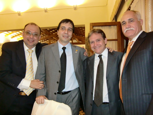 Dr. Leandro Fernández de Venezuela, Dr. Ramón Bataglia d (Presidente Electo FLAUS) de Paraguay, Dr. Pedro Unshelm de Venezuela y Dr. Raúl Sánchez (Presidente FLAUS) de República Dominicana