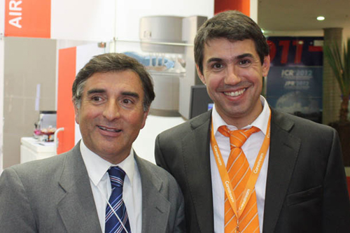 Ing. Daniel Mazza de HMedical (Distribuidor oficial de Hitachi en Argentina) y Ing. Martín Centeno de Macor, Argentina