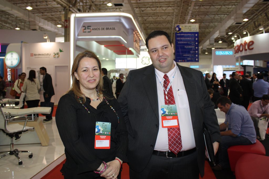 Lisette Carrara (International Marketing Coordinator) y Daniel Martins (Country Sales Manager Brasil) de Konica Minolta Medical Imaging USA