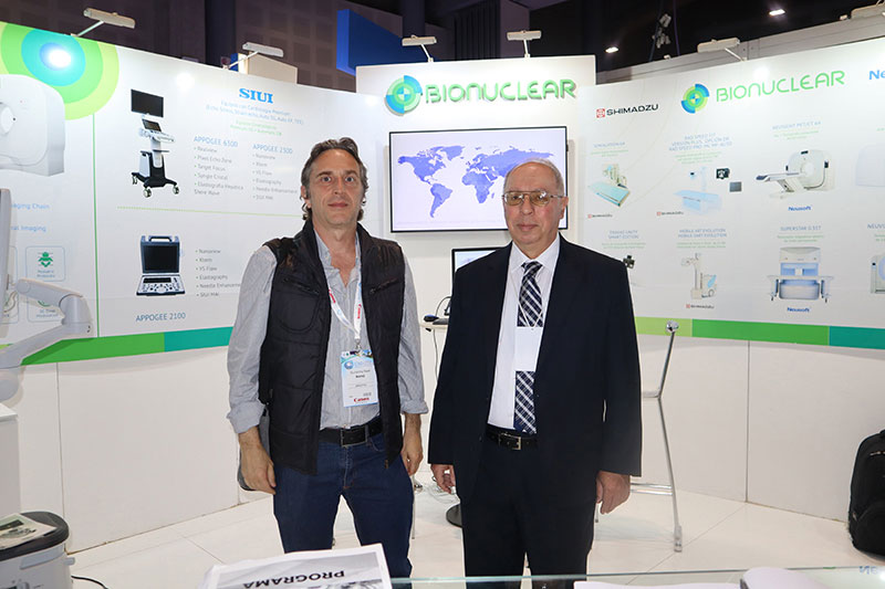 Marcelo Wasserman de Bionuclear con cliente de Córdoba