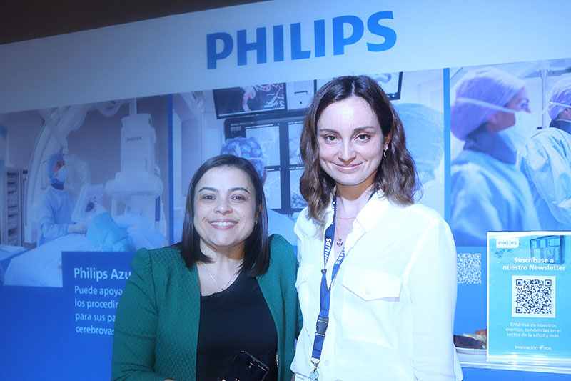 María Eugenia Arellano (Modality Sales Specialist IGT en Philips) y Anamaría Alvarez Sánchez (Clinical application specialist IGT & DXR en Philips)