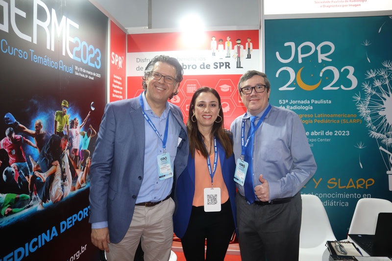 Dr. Luciano Chalal, Priscila Figueiredo y Dr. Peter Celio Francolin