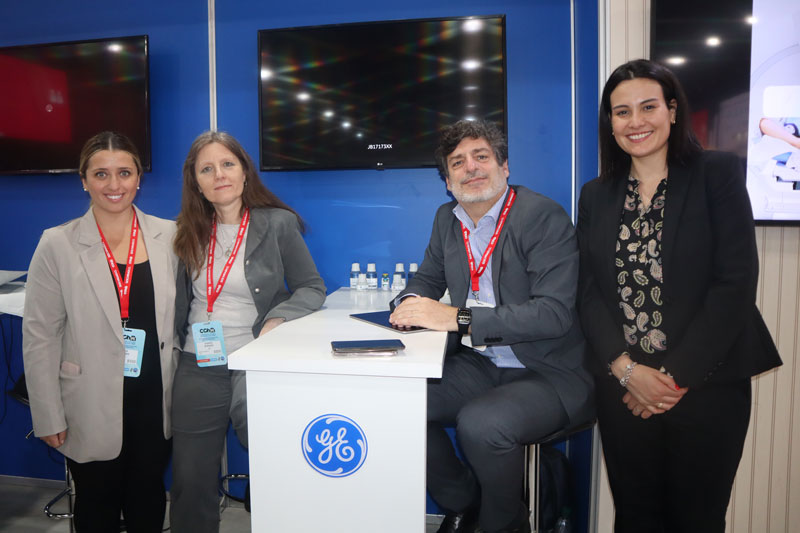 Ana Laura Urdaniz, Andrea Sfriso Crespo, Daniel Canepa y Johanna Rocca de GE Healthcare