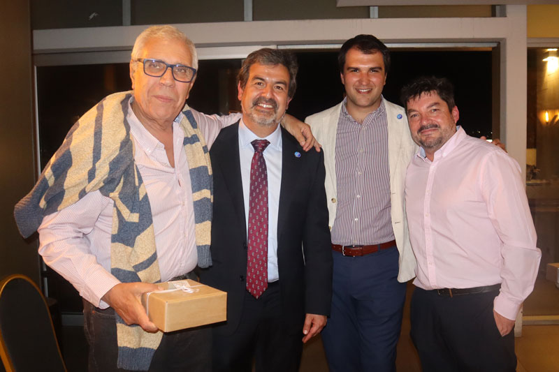 Dr. Héctor Oxilia (Argentina), Dr. Carlos Toledo, Dr. Rodrigo San Martín y Dr. Christian Pérez Núñez