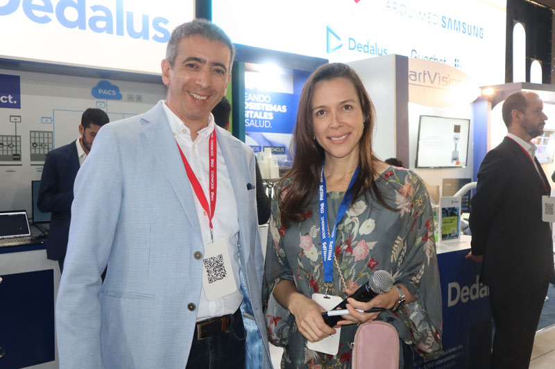 Juan Pablo Cortez M. de Dedalus y Gabriela Steinbrugge de la SOCHARDI