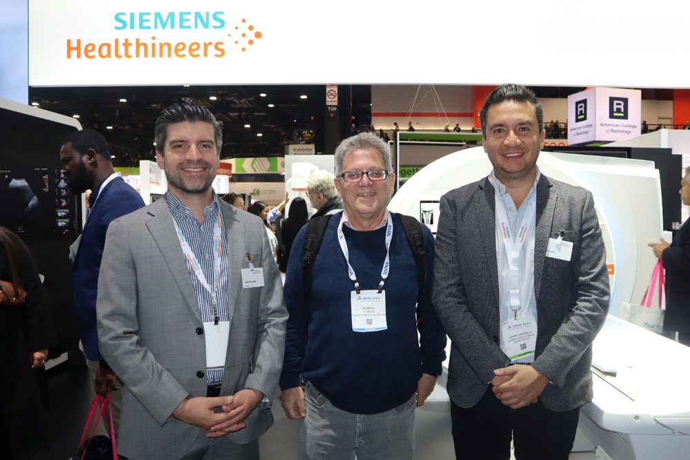 Joaquin Rigo righi de Siemens y Dr. Gabriel Kohan