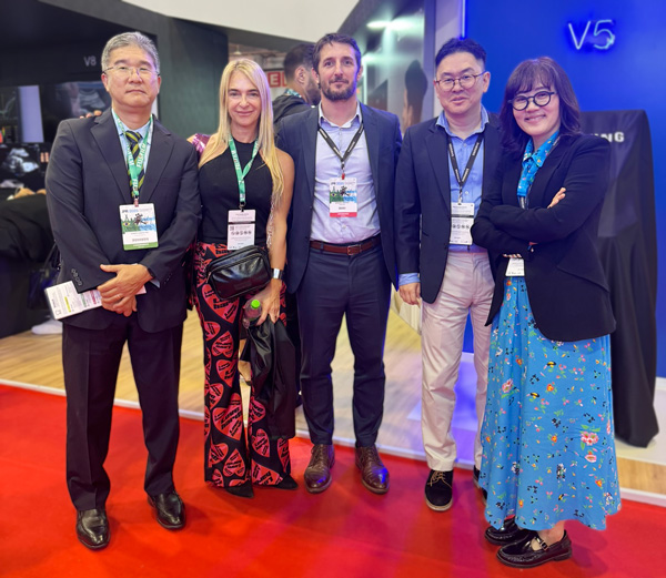 3 - Dr. Ichiro Suzuki, Dra. Claudia Riboldi, Ezequiel Valle de Clinicalar, Mike de Samsung