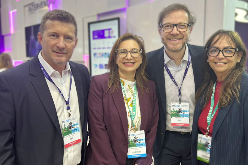 10 - Leandro Colombini, Dra. Laura Dragonetti, Leo Packer y Dra. Marly