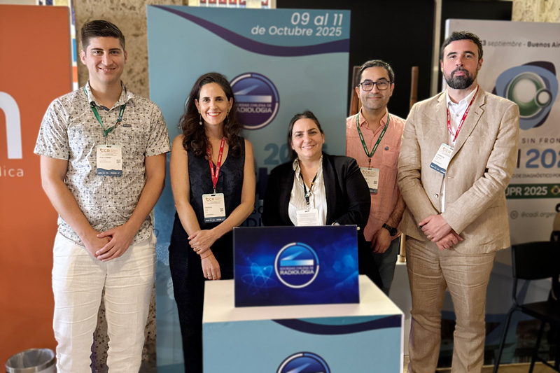 5 - Stand SOCHRADI con el Dr. Carlos Carnelli (Presidente SRIUY)