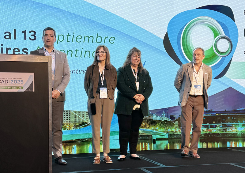 Dr. Vasco Galvez, Dra. Claudia Cejas, Dra. Adriana García y Dr. Alejandro Rasumoff