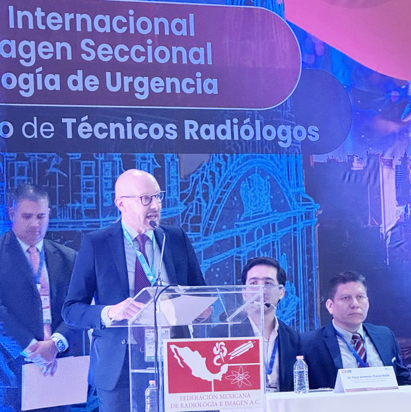 Dr. Fernando Poralla de Bracco con el proyecto Diventero en el CIIS 2025 en Guadalajara
