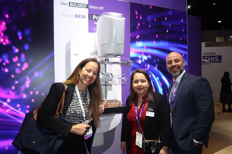 Bárbara Domb junto a Laura Hernández, Chief Marketing Officer, Women’s Health & X-Ray y Filipe Xavier, Head of Comms, ESG & Branding Latin America de GE HealthCare