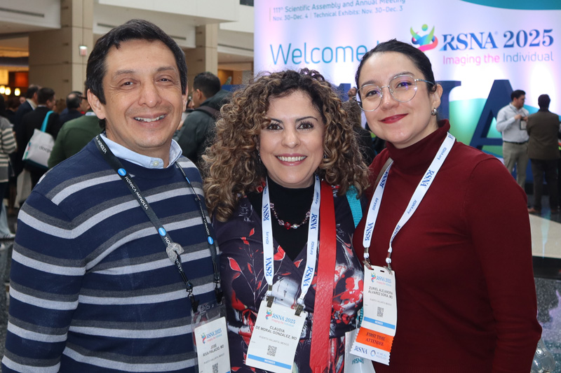 Dr. José Pepe Riva Palacio, Dra. Claudia De Moral González y Dra. Zuriel Alejandra Alvarez Soria de México