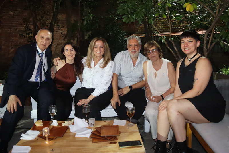 Luis Enrique Moreau, Laura Cosaka, Flavia Sarquis, Daniel Mysler, Paola Pucci y Lorena.