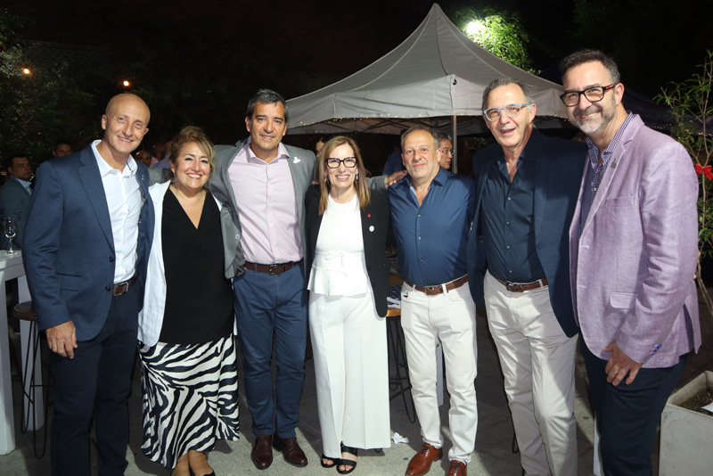 Jorge Ahuali, Adriana García, Vasco Gálvez, Claudia Cejas, Alejandro Rasumoff, José Lipsich y Mario Pelizzari.