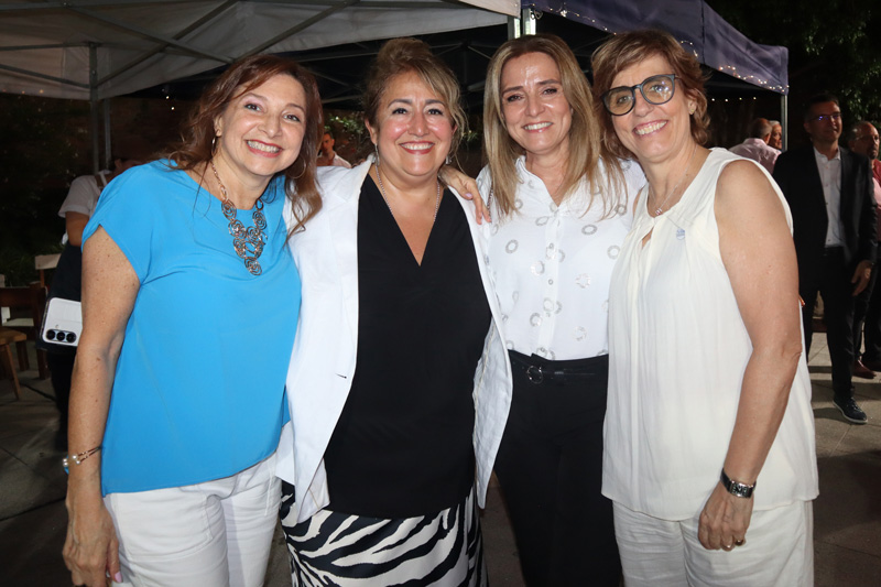 Laura Dragonetti, Adriana García, Flavia Sarquis y Paola Pucci.