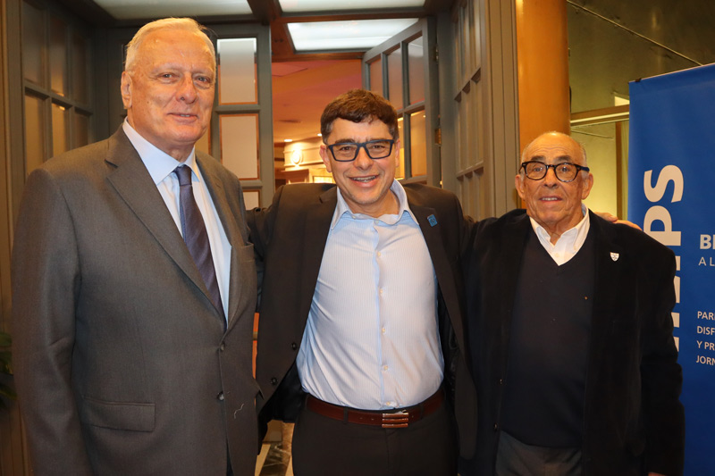 Ariel Lischinsky de Philips y Dr. Carlos Oulton